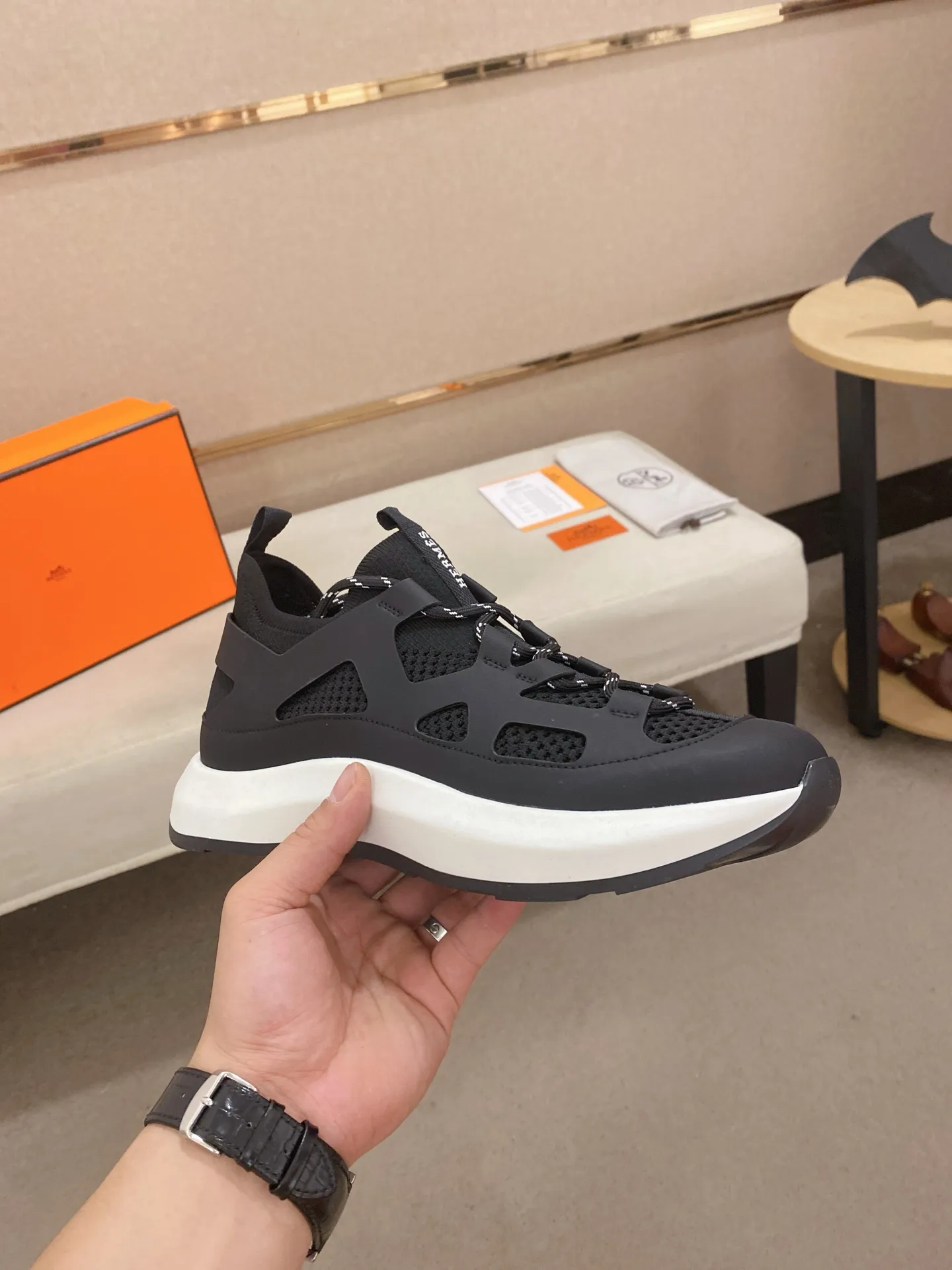 Men's clothing and shoes💰: 660💰《HERMES》【Classic Original Version】Hermès; Top 🔝 Purchasing Agency 🔍🔍Men’s latest 🇺🇸 counters are on sale simultaneously, original imported from Italy ▲▲Silk cowhide with breathable fabric ▲▲ (high-end and expensive Qi·Grade) Exquisite workmanship (Italian 🇮🇹Imported water-dyed 🐂cowhide lining) Sole: Original sole provided by the original factory, ⚠️Exclusive double-layer activity·TPR·Rubber·Combined molded outsole; Super·comfortable·wear-resistant·non-slip·environmental protection The real thing is more beautiful when photographed (high quality, following orders). You can enter and leave the counter at will * Number of yards: 38·39·40·41·42·43·44·45
